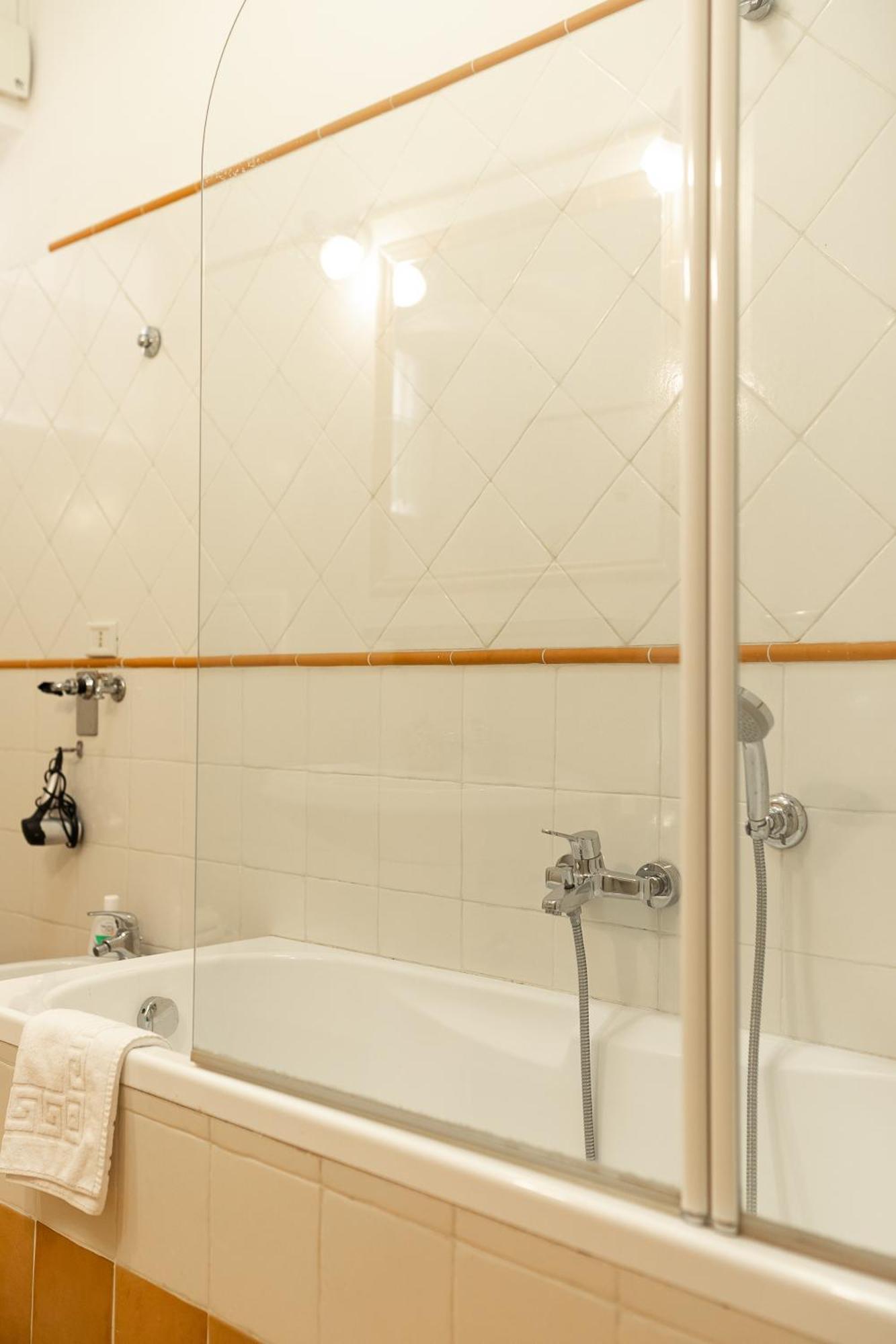 Mirabella Apartment Рим Екстериор снимка